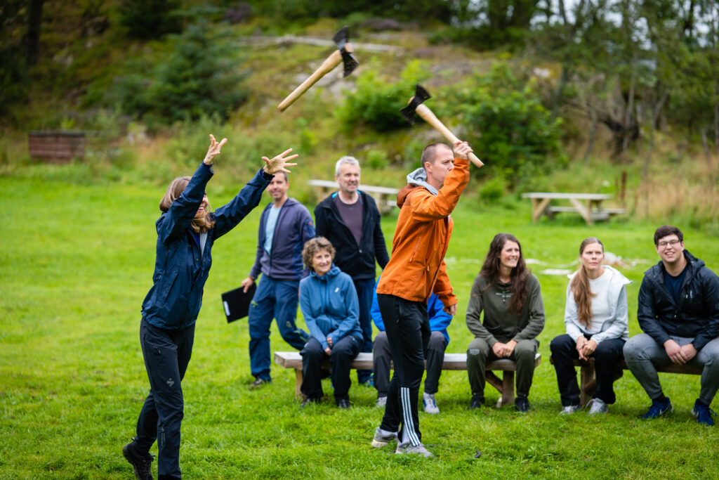 Sotra Villmarksenter tilbyr skreddersydde teambuilding- og aktivitetsopplevelser også i 2025